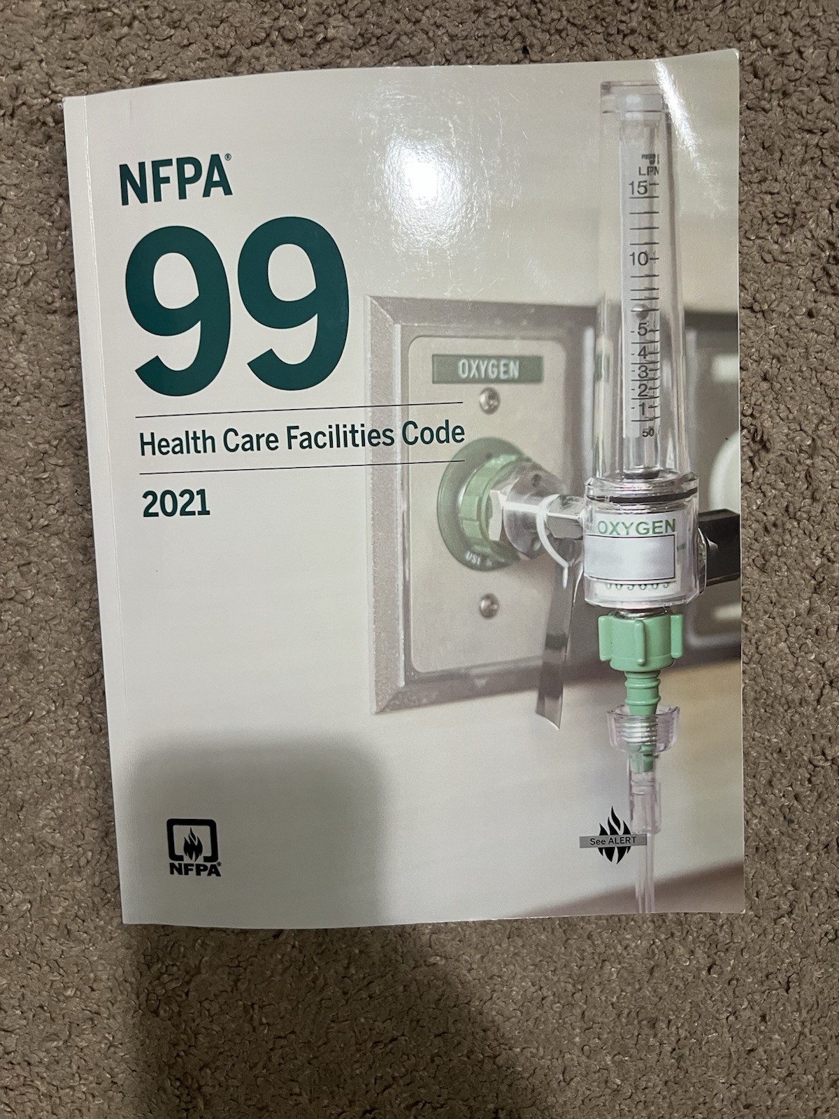Highlighted NFPA 99 Health Care Facilities Code 2021 Paperback