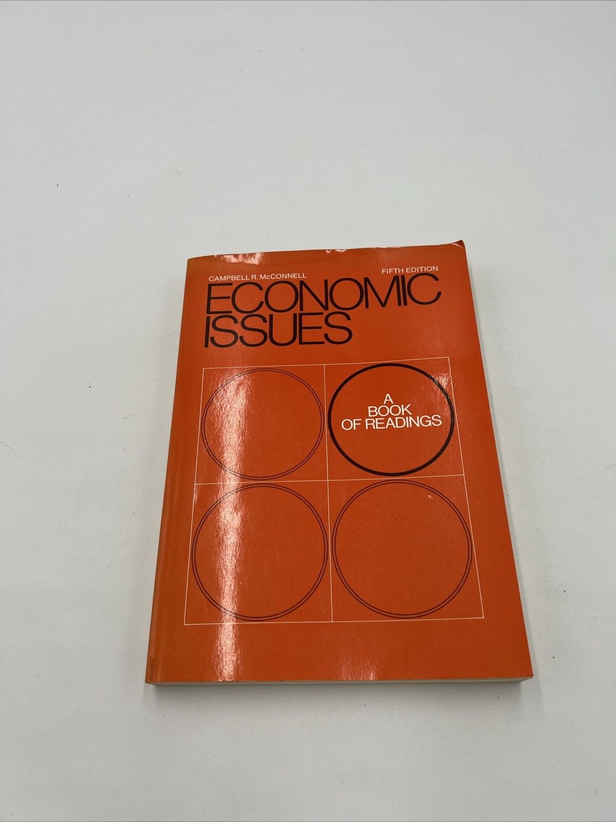 Economic Issues: A Book of Readings McConnell, Campbell R. Paperback