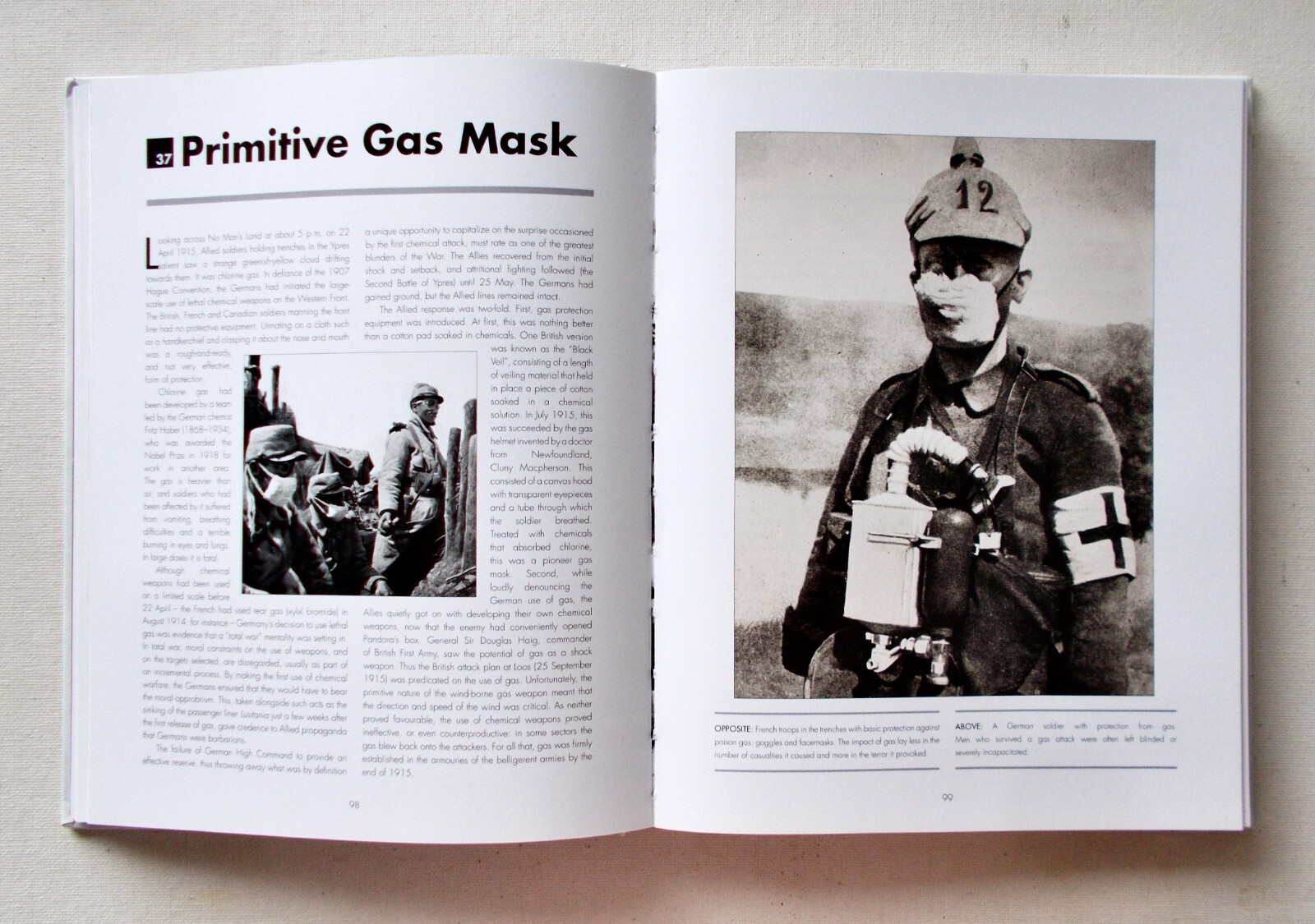 The First World War in 100 Objects. Hardback. Free Postage.